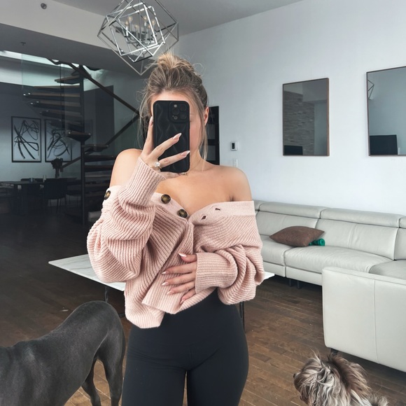 Light pink off the shoulder sweater - Picture 1 of 1